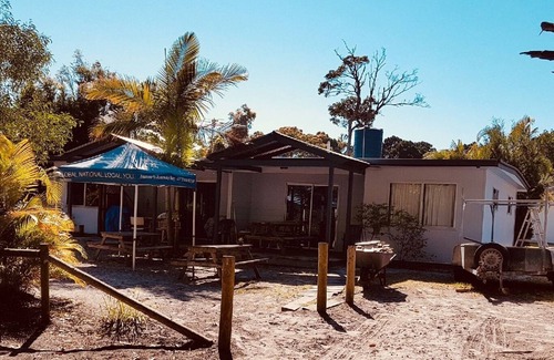 Brisbane Waterfront House | Moreton Island Beach house at Bulwer ‘Miss De’ Barge’