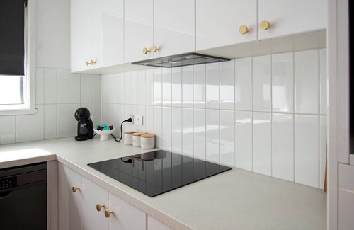 Wagga Wagga House | Morgan Abode - Walk to CBD, Modern Escape