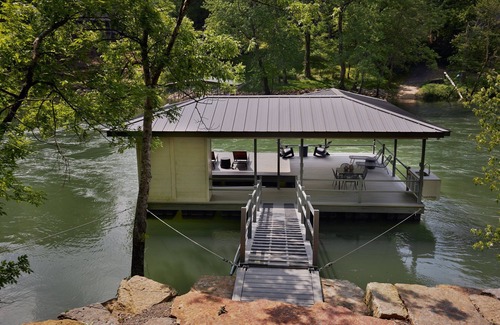 Heber Springs Cabin | Morgan's at the Little Red - Double Queen Cabin 1