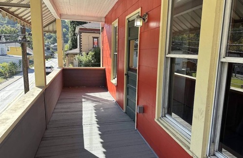 Morgantown Apartment | Morgantown hideaway Unit 2