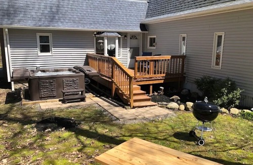 Town of Milo House | Morning Dove-Seneca/Keuka-Countryside-Hot Tub-WineTrail-Pets, Scenic Wooded Lot-Babbling Brook
