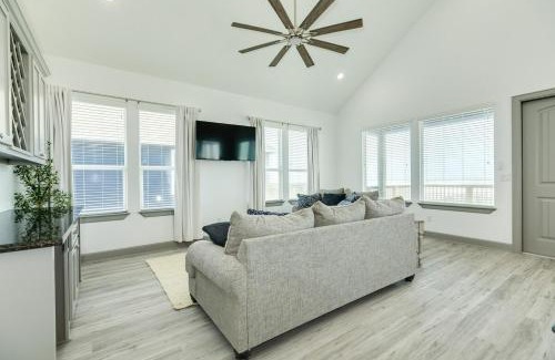 Freeport House | Morning Glory - Beachfront - Pet & Family Friendly