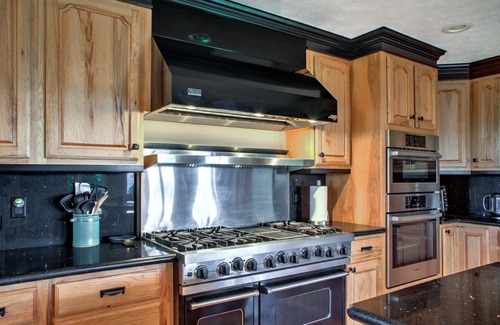 Laurel Park House | Morning Glow | Pet-Friendly, Mountain Getaway