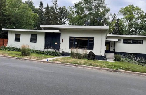 Linden Hills House | Morningside mid century near restaurants & lakes