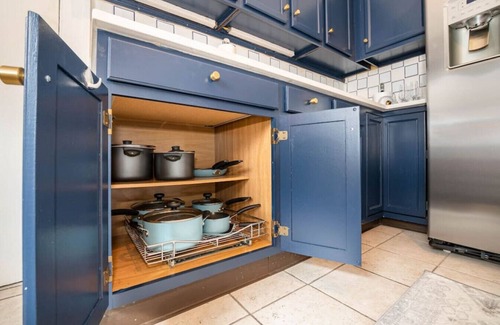 Hyde Park House | Mornington Cottage | Hyde Park