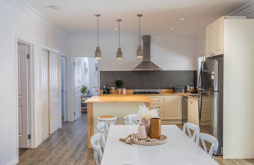 Rosebud House | Mornington Peninsula coastal house with pool and outdoor fireplace