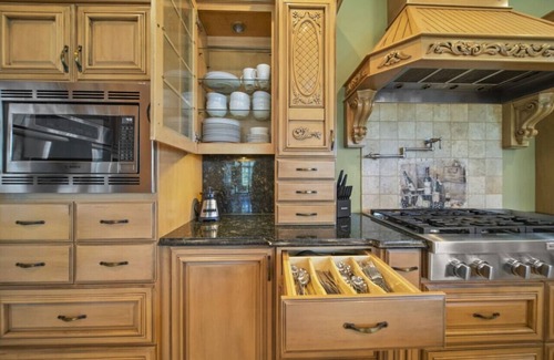 Morris House | Morris · Lakeview Manor