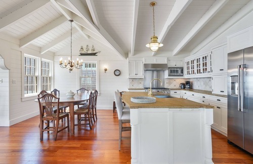 Edgartown House | Morse Lighthouse-Waterfront home in Edgartown