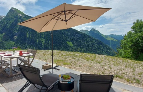 Morzine Ski Chalet | Morzine: panoramic, south-facing, comfortable chalet