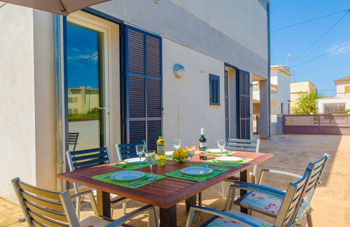 Sa Rapita House | MOSAIC - Cosy chalet with beatiful terraces and porche near the sandy beach. Free WiFi