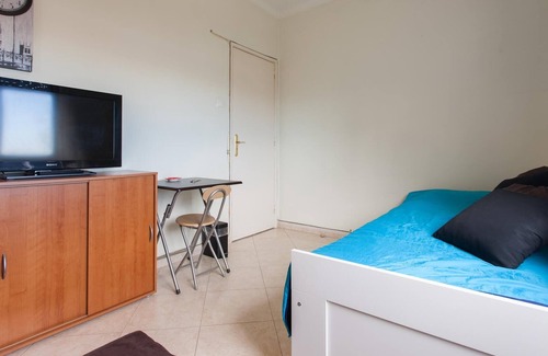 Parque das Nacoes Apartment | Moscavide number 1, M1 guest house! Nice Apartment 3 bedrooms north Lisbon!