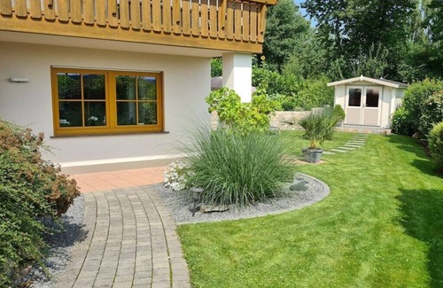 Monzelfeld House | "Moseltor" Comfortable holiday residence