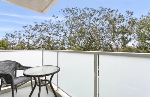 Mosman Apartment | Mosman - MUS21 - 2BR Apartment with Harbour Views Parking Near South Mosman Ferry