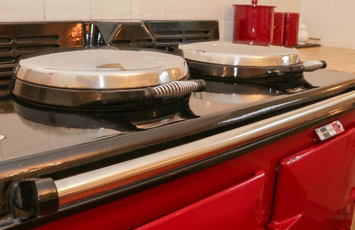 Conwy House | MOSS BANK HOUSE, pet friendly, luxury holiday cottage in Conwy