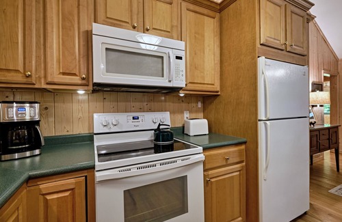 Cashiers Cottage | Moss Cottage - a 3 bedroom, 3 bathroom High Hampton property with mountain views