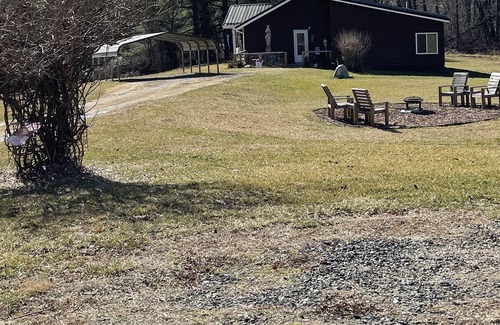 Crumpler Other | MOSS HOLLAR FARMHOUSE Secluded remodeled farmhouse minutes from The New River