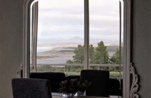 Voelklip Hotel | Mosselberg on Grotto Beach