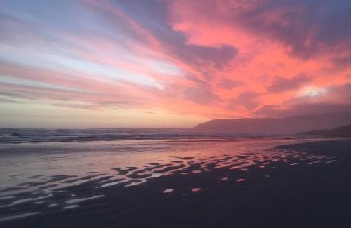 Voelklip Hotel | Mosselberg on Grotto Beach