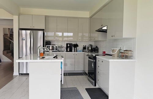 York Regional Municipality House | Most affordable room in the area with great amenities