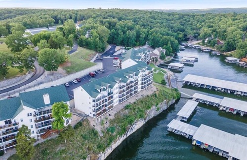 Kaiser Condo | Most Exquisite View on the Lake!
