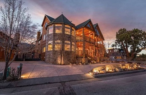 North Estates House | 🐻 Most Luxe Estate in BigBear! 🏔️ 6k ft, 6b7br, sleep10🏰
