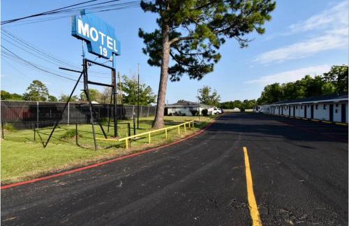 Baytown Hotel | Motel 19 By Capital O Baytown I-10