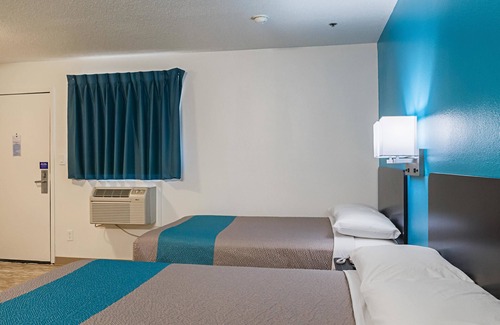 Bay St Louis Hotel | Motel 6 Bay Saint Louis, MS