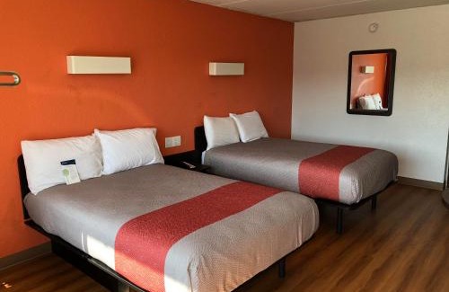 Dock Junction Hotel | Motel 6-Brunswick, GA
