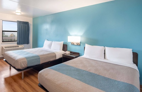 Briargate Hotel | Motel 6 Colorado Springs, CO - Air Force Academy