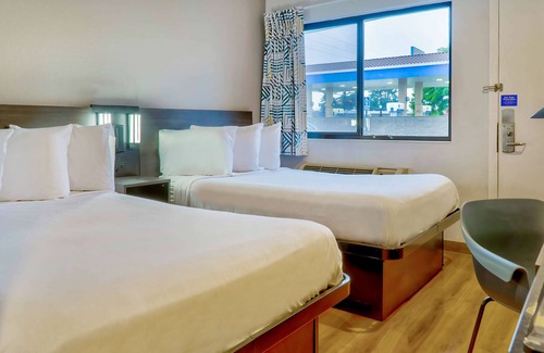 El Monte Hotel | Motel 6 El Monte, CA - Los Angeles