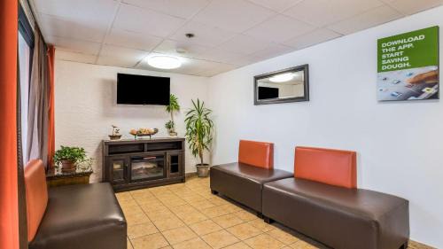 Elk Grove Village Hotel | Motel 6-Elk Grove Village, IL