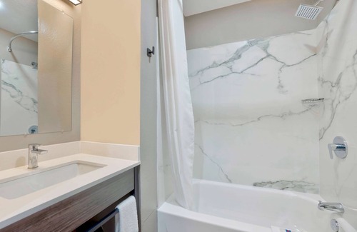 River Oaks Hotel | Motel 6 Fort Lauderdale, FL