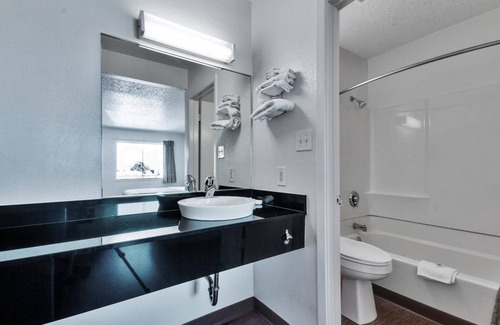 Irving Hotel | Motel 6 Irving, TX - Dallas