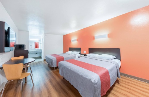 Central Oklahoma City Hotel | Motel 6 Oklahoma City, OK - Bricktown