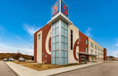Poplar Bluff Hotel | Motel 6 Poplar Bluff, MO