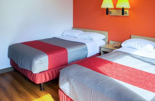 Porterville Hotel | Motel 6-Porterville, CA