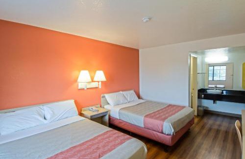 Redding Hotel | Motel 6-Redding, CA - South