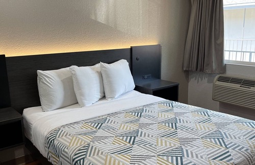 Central Sacramento Hotel | Motel 6 Sacramento, CA - Downtown