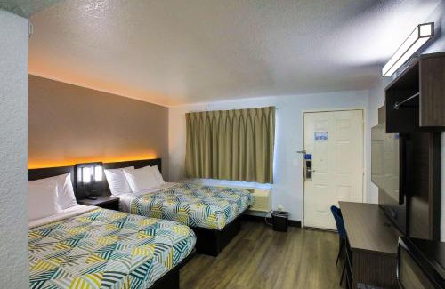 Central Sacramento Hotel | Motel 6-Sacramento, CA - Old Sacramento North