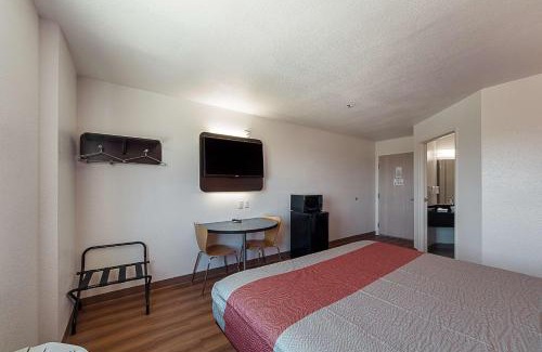 San Antonio Hotel | Motel 6-San Antonio, TX - Downtown - Alamo Dome