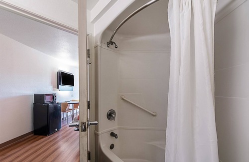 San Antonio Hotel | Motel 6 San Antonio, TX - Downtown - Alamo Dome