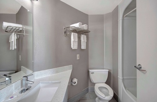 Southside Hotel | Motel 6 San Antonio, TX - South