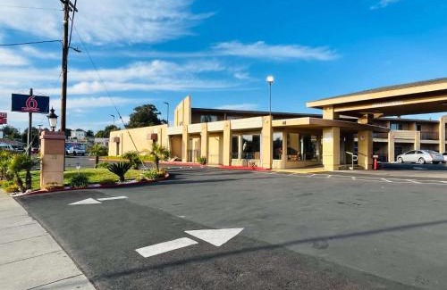 Vallejo Hotel | Motel 6 Vallejo, CA - Napa Valley