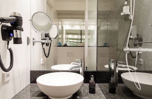 Ostend Hotel | Motel One Frankfurt East Side