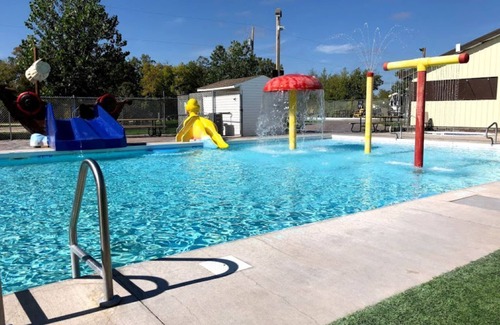 Warren Apartment | Motel Style Cabin Room Rental at Rubber Ducky Resort and Campground