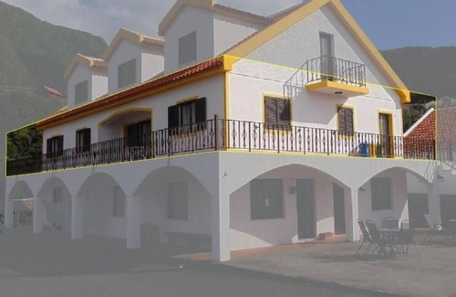 Lajes das Flores Apartment | Mother-in-Law's House 1