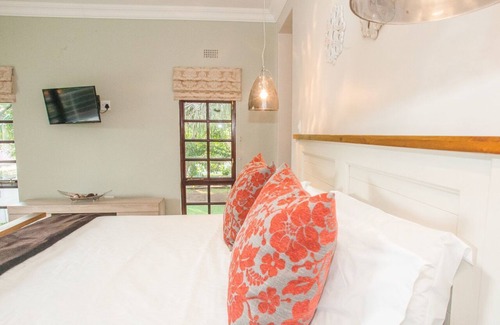 Bulawayo Cabin | Motsamai Lodge