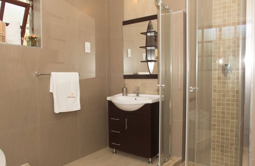 Bulawayo Cabin | Motsamai Lodge