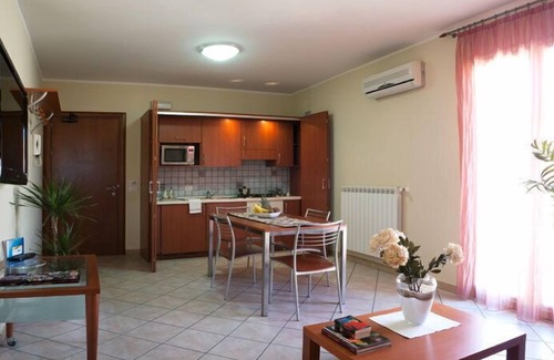 Motta Sant'Anastasia House | Motta Residence