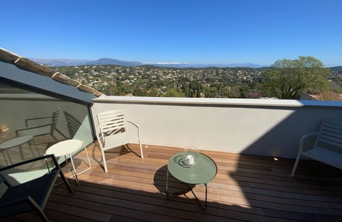 Mougins House | Mougins Collection - House in the heart of the Old Village, view of the Southern Alps